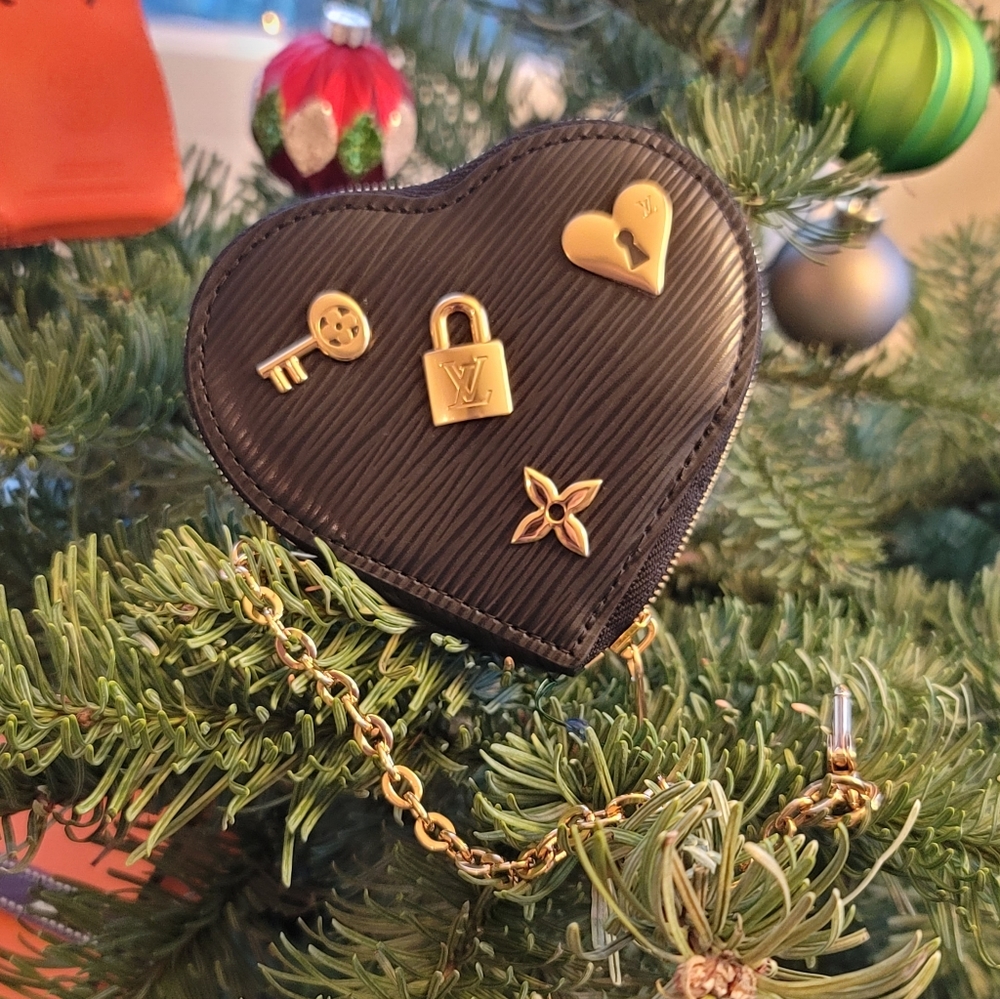 Louis Vuitton Epi Heart coin case - Xmas Special
